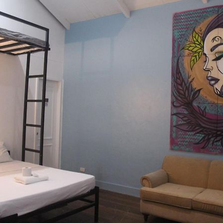 Baybayin Hostel - Pasay Close To Airport Екстер'єр фото