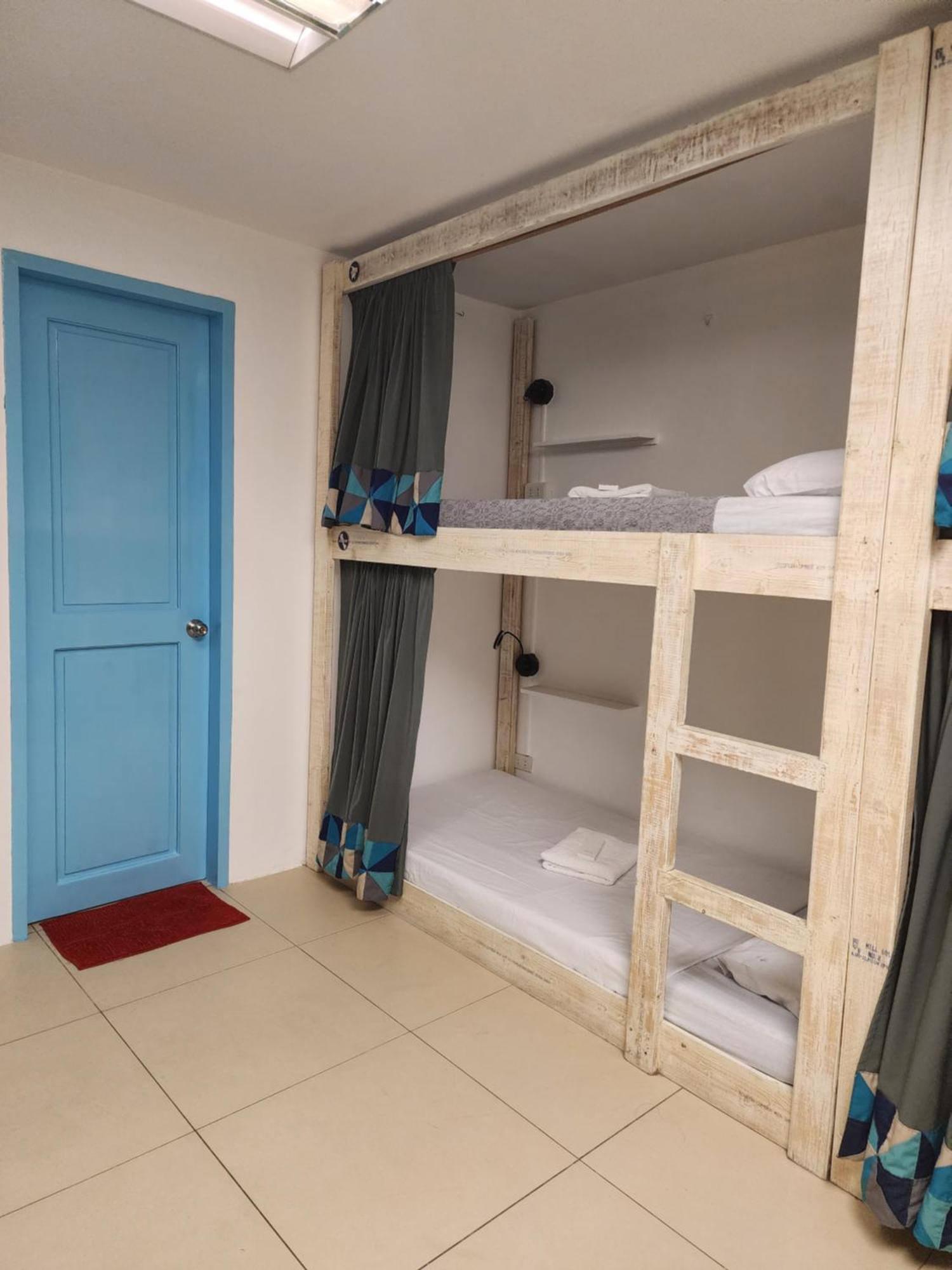 Baybayin Hostel - Pasay Close To Airport Номер фото